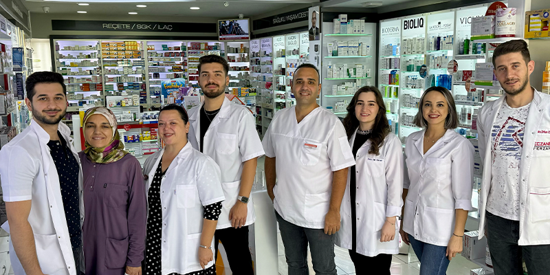 Eczacılar Bu Yeni Dünyada Nasıl Ayakta Kalacaklar? Biz sorduk Ecz. Ümit Ferzan Özgörür Yanıtladı. 1 yapay zeka