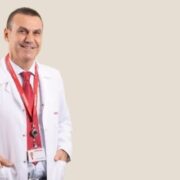 Kronik mide ekşimesi ve reflü uyarısı, Prof. Dr. Abdullah Erdoğan, yemek borusu kanseri riskini azaltmak için erken teşhis öneriyor