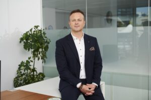 Roche Diagnostik Türkiye Pazar Stratejileri ve Dış İlişkiler Direktörü Doğutan Ülgen Roche Türkiye Klinik Veri Platformu - OTC Plus Dergi