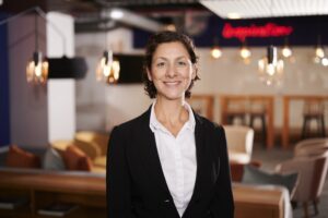 Roche İlaç Türkiye Sağlık Politikaları Lideri Gizem Özbayraç Hackett İnovasyon Ödülü Değerlendirmesi