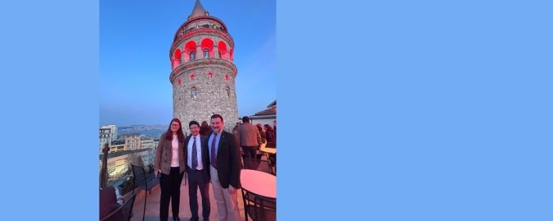 Multipl Miyelom Nedir? Yeni Tedavilerle Yaşam Süresi Uzuyor | Galata Kulesi Kırmızıya Büründü 1 multipl miyelom farkındalık galata kulesi kırmızı ışık istanbul